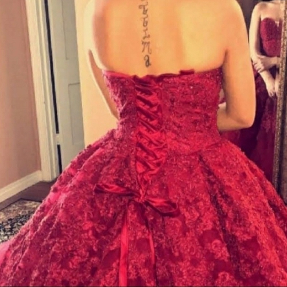 strapless ball gown - Picture 4 of 8